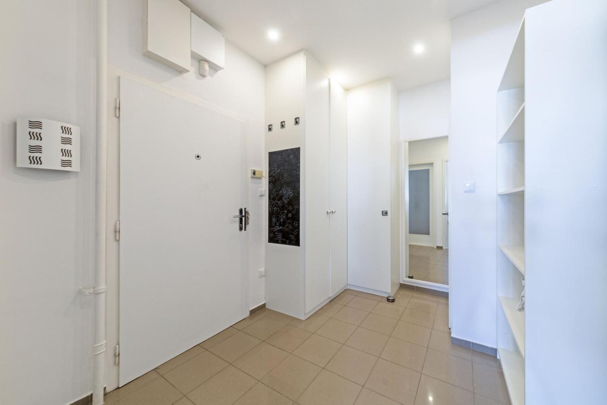 Gorgeous City Center Apartment In Bratislava With Free Parking Exterior foto